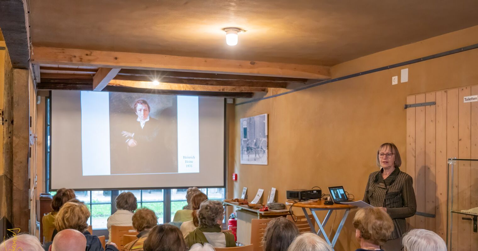 Gisela Saßmannshausen referierte über Heinrich Heine und die Frauen; Foto: Klaus Stevens